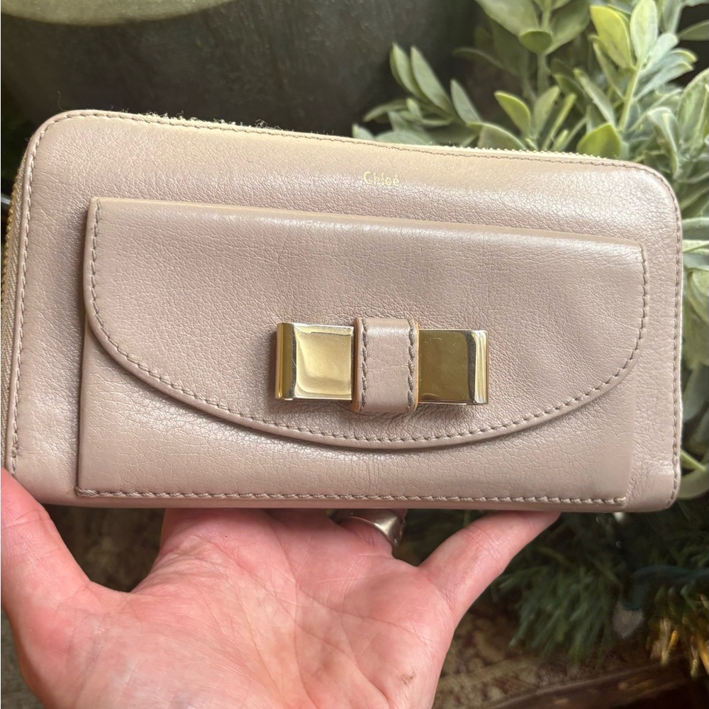 Authentic CHLOE Leather Bow zip around continental wallet